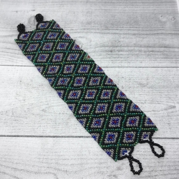 Handmade artisan glass sead beaded boho style bracelet - Picture 1 of 5